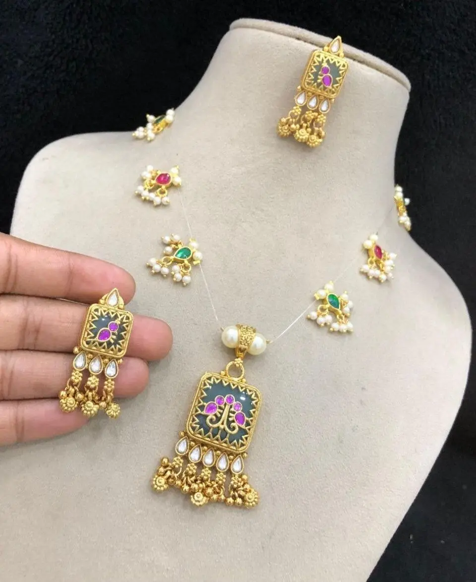 Pearl Trail Floral Jadau Pendant Necklace set